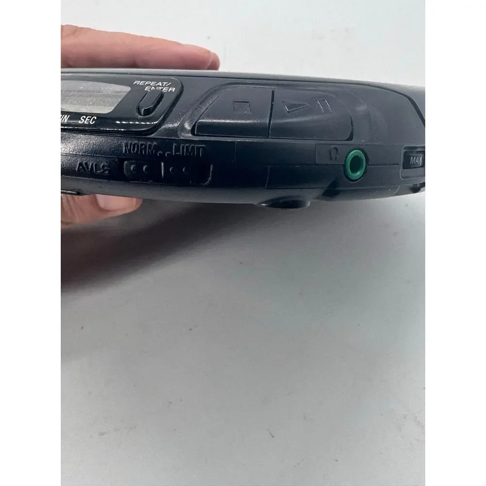 Sony Discman D-151 Digital Mega Bass Portable compact disc player - tested